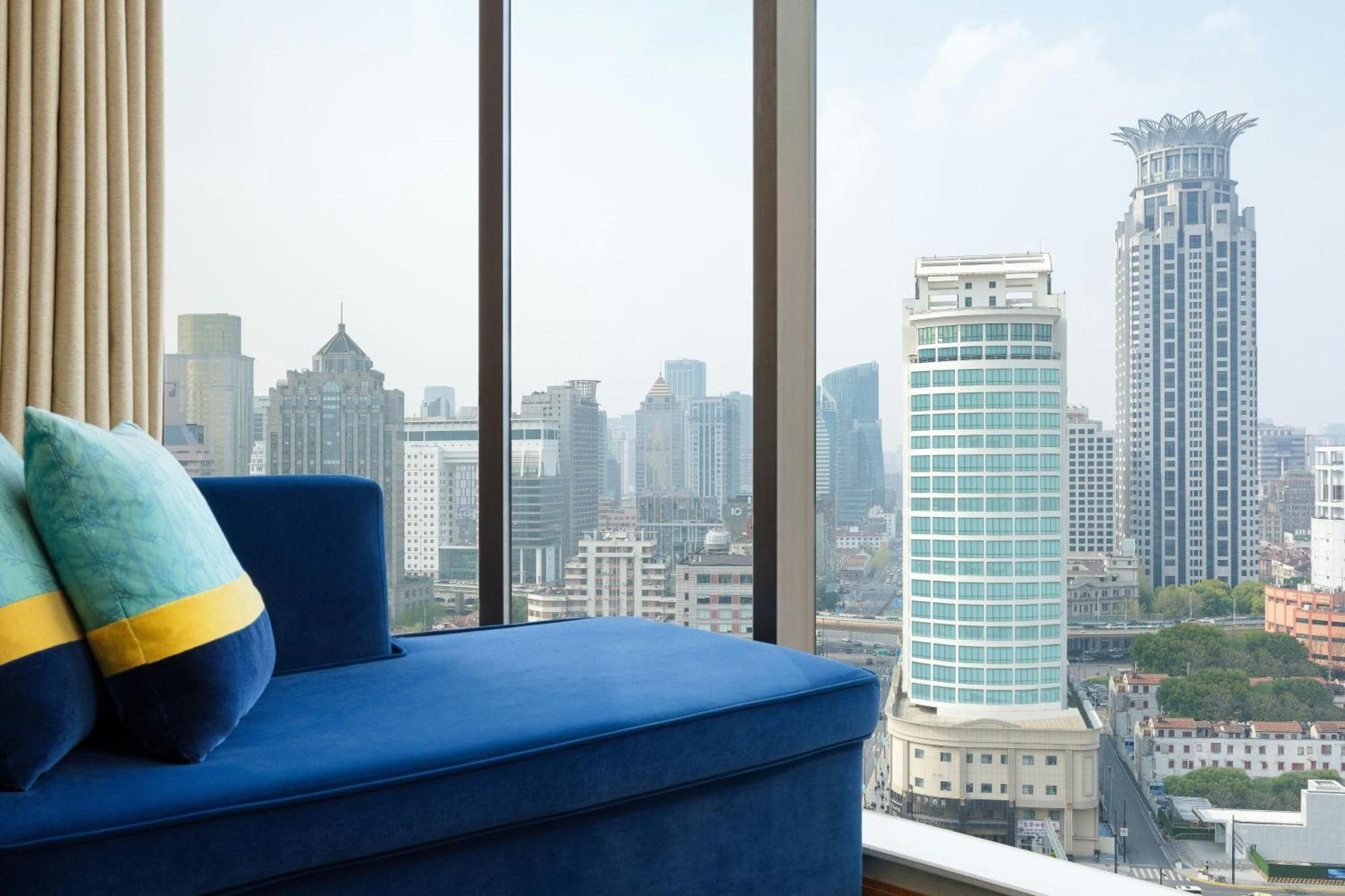 Renaissance Shanghai Yu Garden Hotel On The Bund Exterior photo View from the hotel